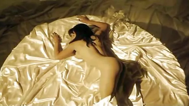 Busty گیاه هارپر پیوند زده سکسهای فول اچ دی است با یک پیچ ضخیم