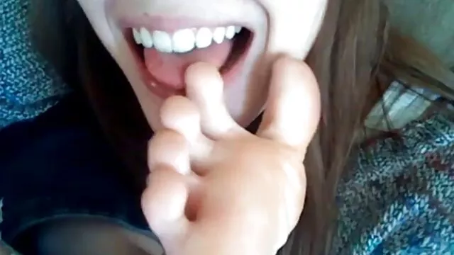 دختر, سکسی کندی لی فول اچ دی پورن تسلیم به معشوق را بر روی نیمکت